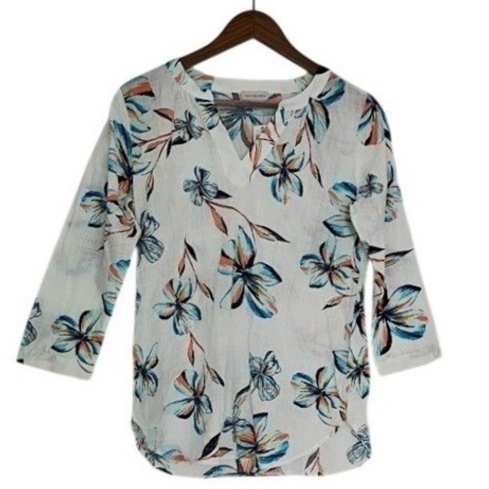 NWT Van Heusen Cotton White Floral Print 3/4 Sleeve V-Neck Top Minimalist S